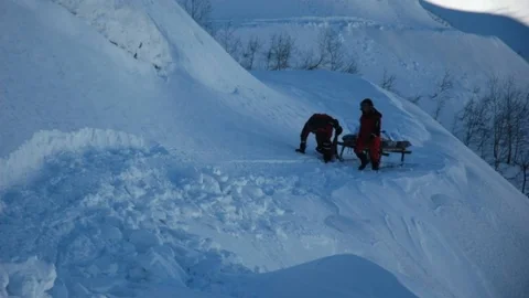 AKUT Can Kurtarmaya Devam Ediyor