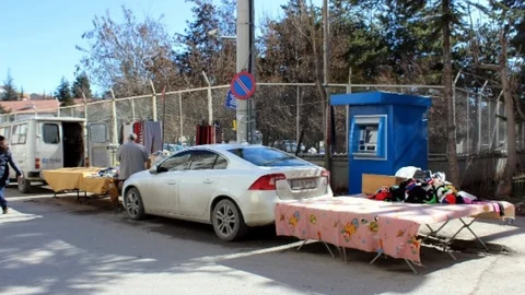 Pazarcılara Otomobil Engeli