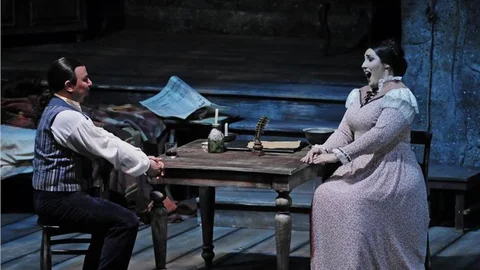 Ödüllü soprano Büyükedes ''La Boheme''de sahne aldı