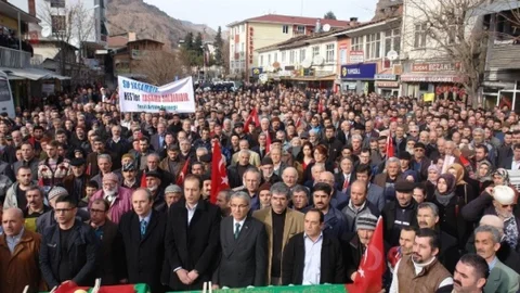 Yusufeliler'den Cenaze Namazlı Tabutlu Eylem