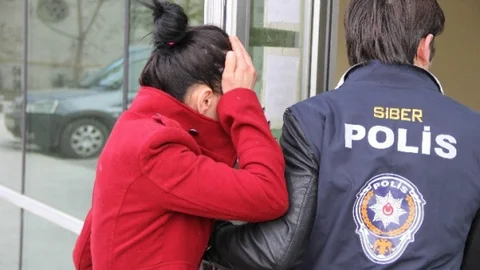 Kredi Kartı Dolandırıcılığı Şüphelisi Genç Kadın Serbest