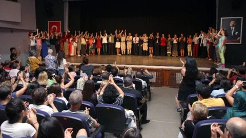 Karşıyaka Tiyatroda Rekor Peşinde