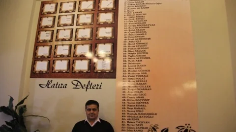 Otelinde Kalan Ünlüler İçin Köşe Yaptırdı