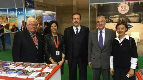 Madrid Büyükelçisi Önhon Eskişehir Standını Ziyaret Etti