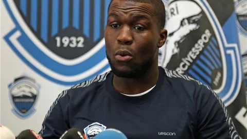 Kayseri Erciyessporlu oyuncu Royston Drenthe