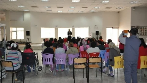 Ninova Park'tan Çocuk Yuvası Ve Kız Yetiştirme Yurdu Öğrencilerine Özel Gösteri