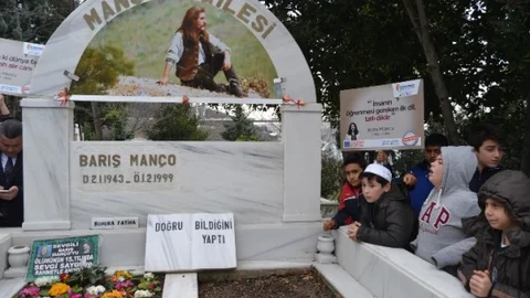 Üsküdarlı Minikler “Barış Abi”Lerini Kabri Başında Dualarla Andı