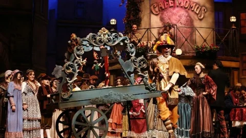 Ödüllü Soprano Simge Büyükedes 'la Boheme' Operası İçin Antalya'da