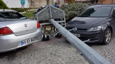 Manisa'da Şiddetli Lodos Etkili Oldu