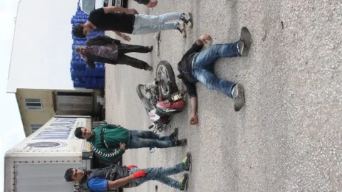 Kumluca Toptancı Hali İçerisinde Trafik Kazası 1 Yaralı