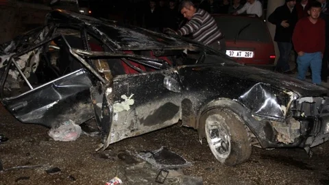 Kağıt Gibi Ezilen Araçtan Sağ Kurtuldu