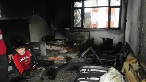 Evi Yanan Aile Yardım Bekliyor