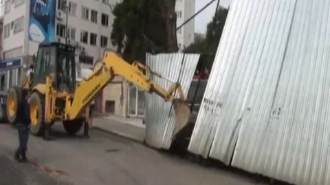 Tekirdağ'da Zabıtadan Tehlikeli Bariyere Yıkım