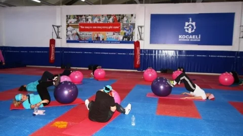Sağlıklı Yaşam Projesi'yle Spor Yapan Hanımlar Sağlığına Kavuşuyor