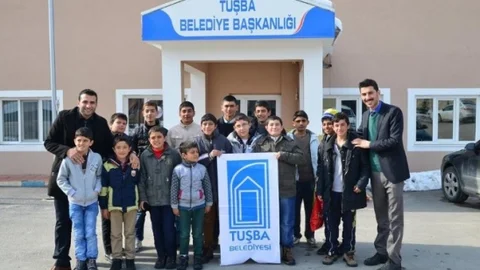 Başarılı Öğrenciler İlk Kez Havuzda Yüzdüler