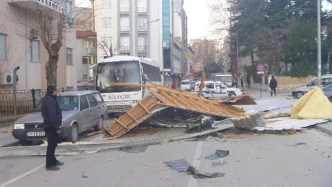 Lodos Bilecik'te Hayatı Olumsuz Etkiledi