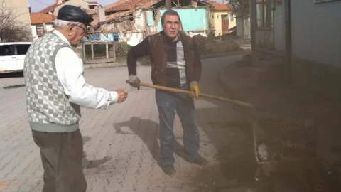 Hisarcık'ta Lodos Hayatı Olumsuz Etkiliyor