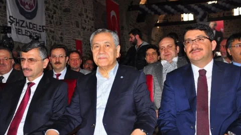 Arınç'tan Hükümetin Ayakta Kalma Sırrı