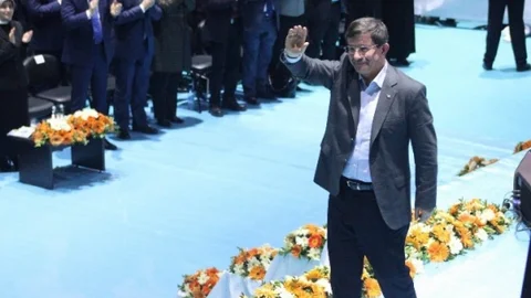 Başbakan Davutoğlu'ndan Afyonkarahisarlılara “Istiklal Treni Müjdesi