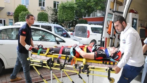 Ukraynalı Bisikletçiye Otomobil Çarptı