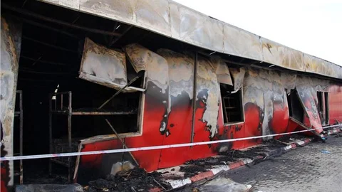 Fabrika yatakhanesinde yangın 3 ölü, 6 yaralı