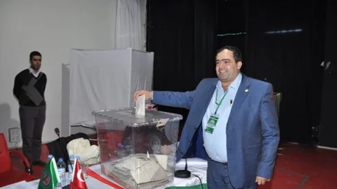 Aksaray'da Emin Koçak Yeniden Başkan Seçildi