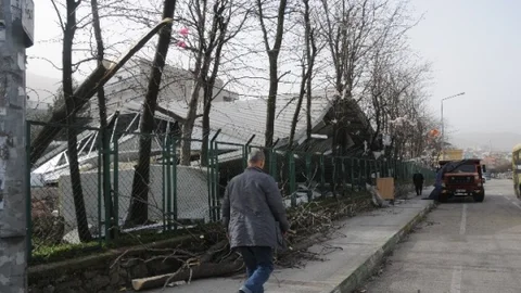 Lodos Bursa'yı Terk Ediyor Yerini Yağmura Bırakıyor