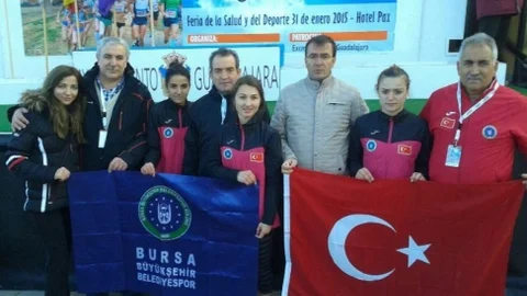 Büyükşehir'li Atletler İspanya'dan Madalya İle Dönüyor