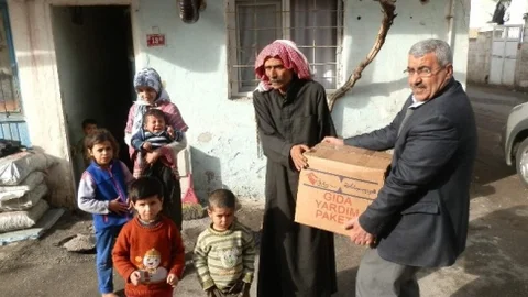 Adıyaman Valiliği'nden Suriyelilere Gıda Yardımı