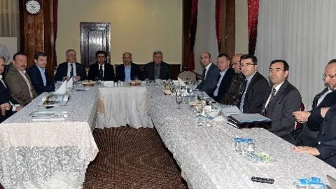 Bakan Işık Kocaeli'de Yatırım Toplantısına Katıldı