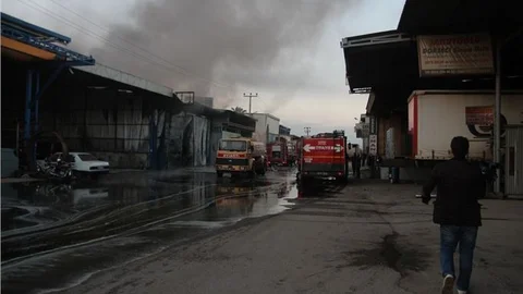 Mersin'de akaryakıt tankı patladı 4 yaralı