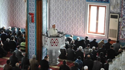 Seminere Katılan Vaizler Camilerde Vaaz Verdi