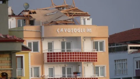 Lodos Bilecik'de Tehlikeli Olmaya Devam Ediyor