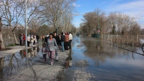 Selde Mahsur Kalan Mahalle Halkı Kurtarılmayı Bekliyor