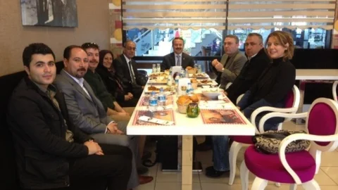 Irak Kültür Müsteşarı Asü'deki Iraklı Öğrencilerle Buluştu