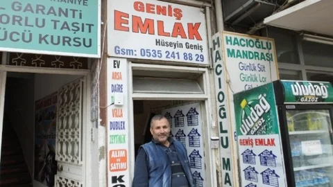 Karadeniz Fıkrası Gibi Emlakçi Dükkanı