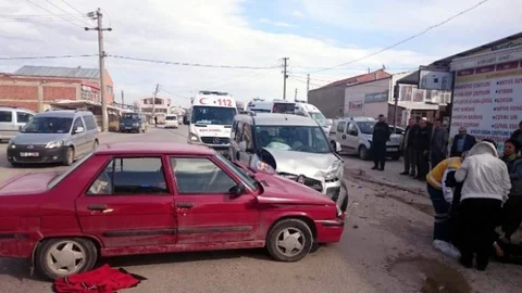 Eskişehir'de Trafik Kazası 6 Yaralı