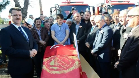 Görevi Başında Kalp Krizinden Ölen İtfaiye Çalışanı Son Yolculuğuna Uğurlandı