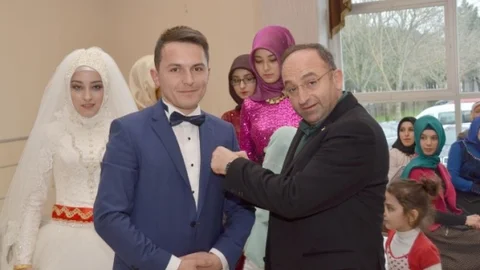 Başkan Üzülmez En Mutlu Günlerinde Kartepelilerin Yanında