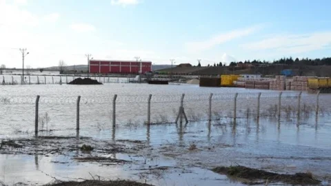 Hayrabolu Deresi Sağanak Dolayısıyla Taştı