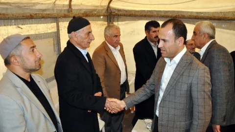HDP'li Sarıyıldız Tatar Aşiret Liderinin Taziyesine Katıldı