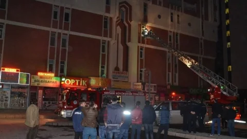 Kayseri'de İş Merkezinde Yangın