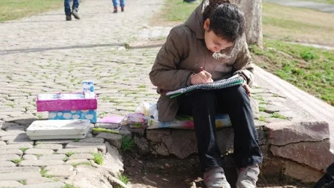 (Özel Haber) Parkta Ders Çalışıyor