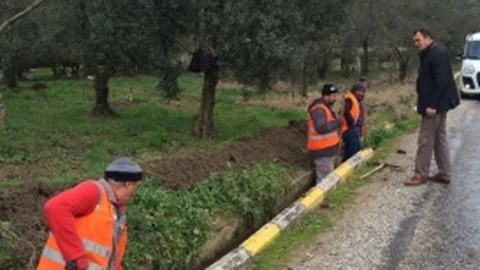 Orhangazi Belediyesi'nden Kanal Temizliği