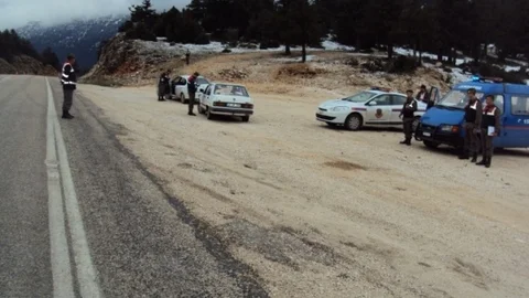 Elmalı'da Jandarma Ve Polisten Koordineli Trafik Denetimi