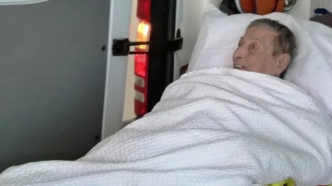 Müzeyyen Senar Zatürre Nedeniyle Yoğun Bakımda