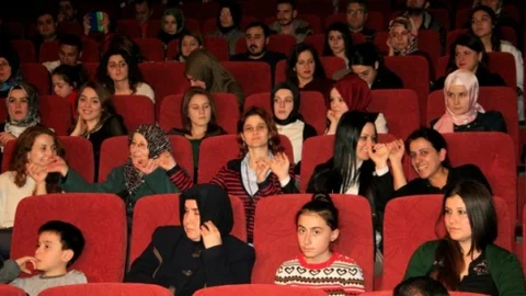 Karadenizliler Bu Gecede Coştu