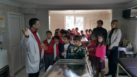 Öğrencilerden Küçük Dostlarına Kulübe