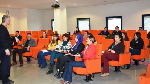 İzmit Belediyesi Personeline İletişim Eğitimi