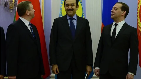 Dmitriy Medvedev- Andrey Kobyakov -Kerim Mesimov